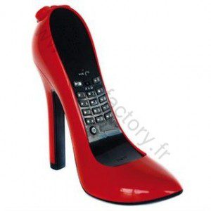 zapatos de tacón de aguja rojos telefónicos_1
