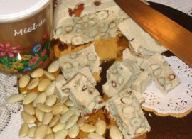 weißer Nougat mit Honig